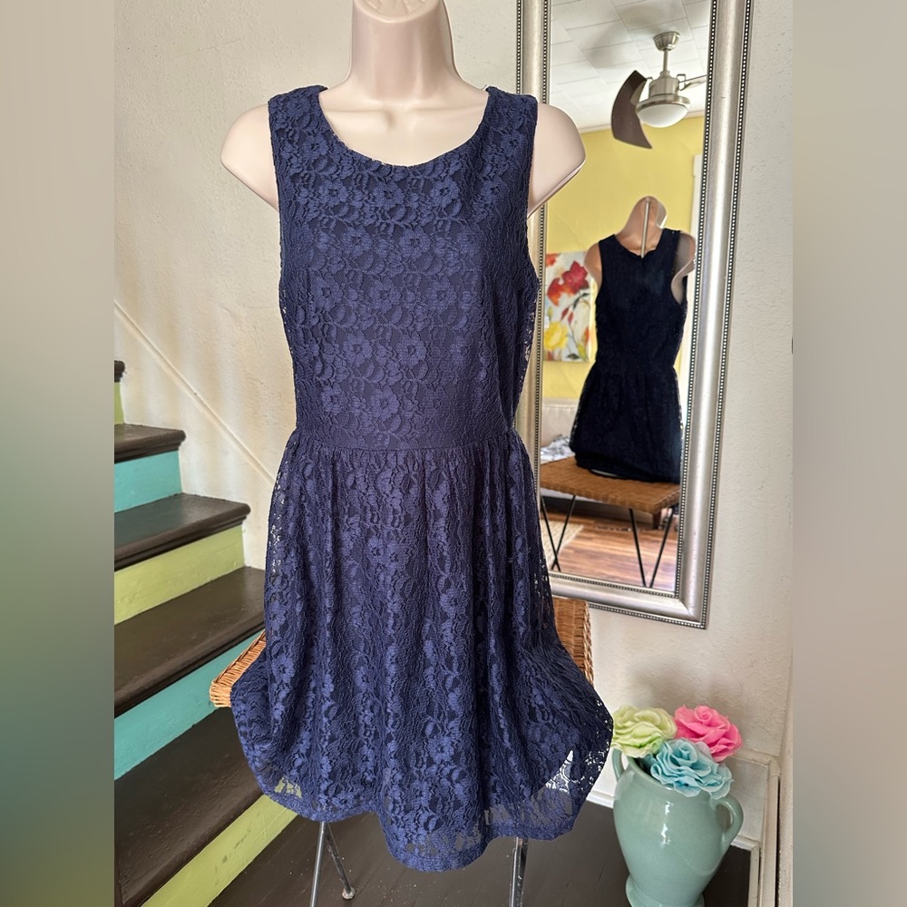 Forever 21 Cute Navy Lace Dress Size S In good condition.